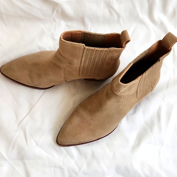 Madewell Elegant Tan Suede Ankle Booties 8.5 - Picture 3 of 10